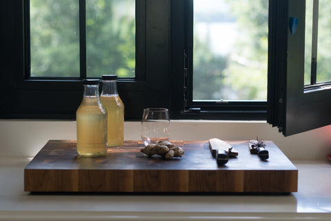 La préparation du matériel pour un Kombucha Gingembre