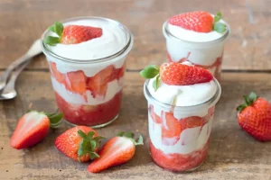 Fraise tiramisu a base de yaourt vanille